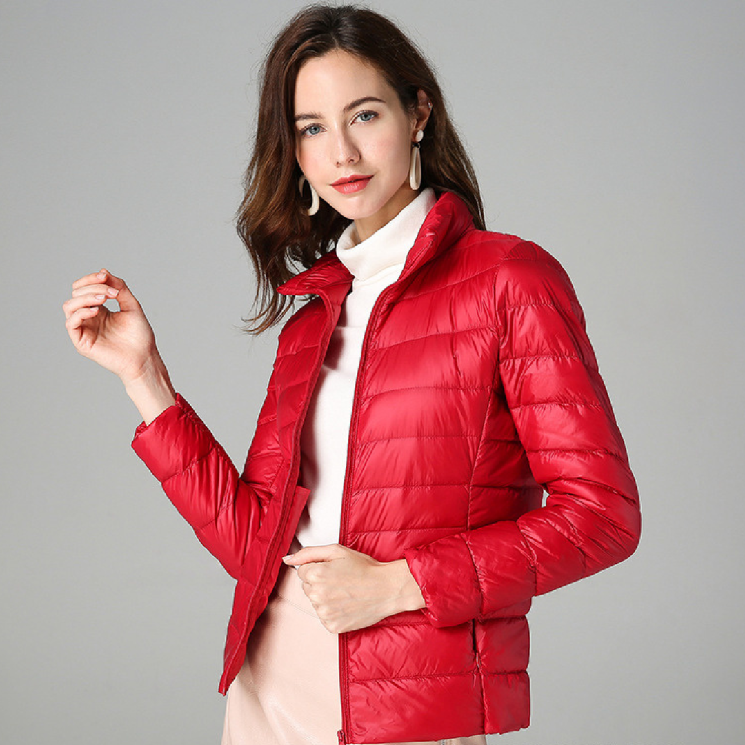 Myra™ | Ultralichte donsjas met elegante plooien