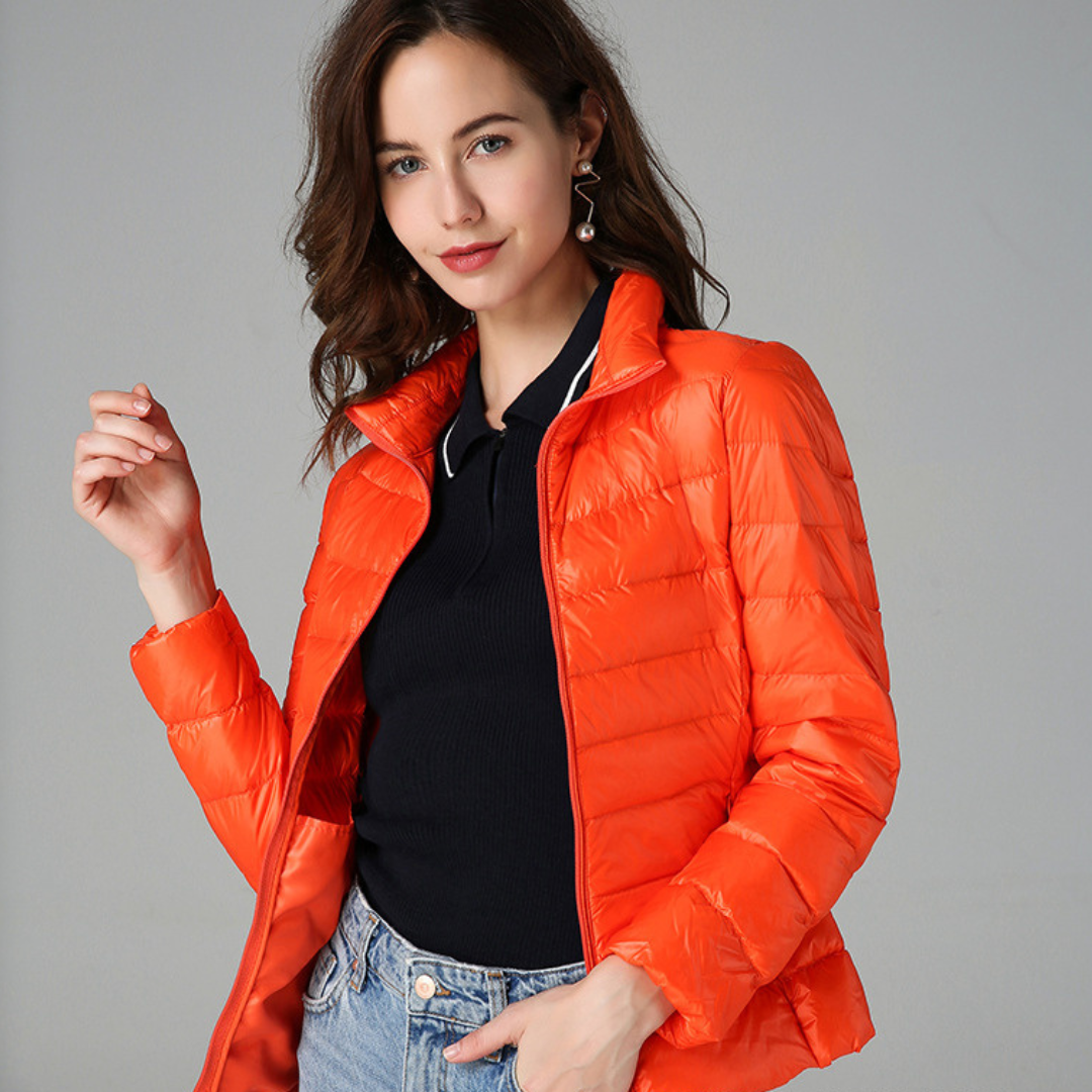 Myra™ | Ultralichte donsjas met elegante plooien