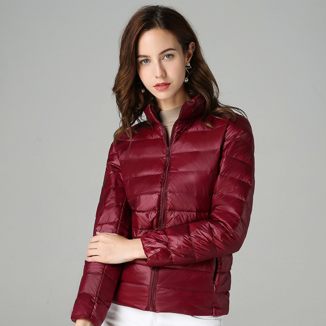 Myra™ | Ultralichte donsjas met elegante plooien