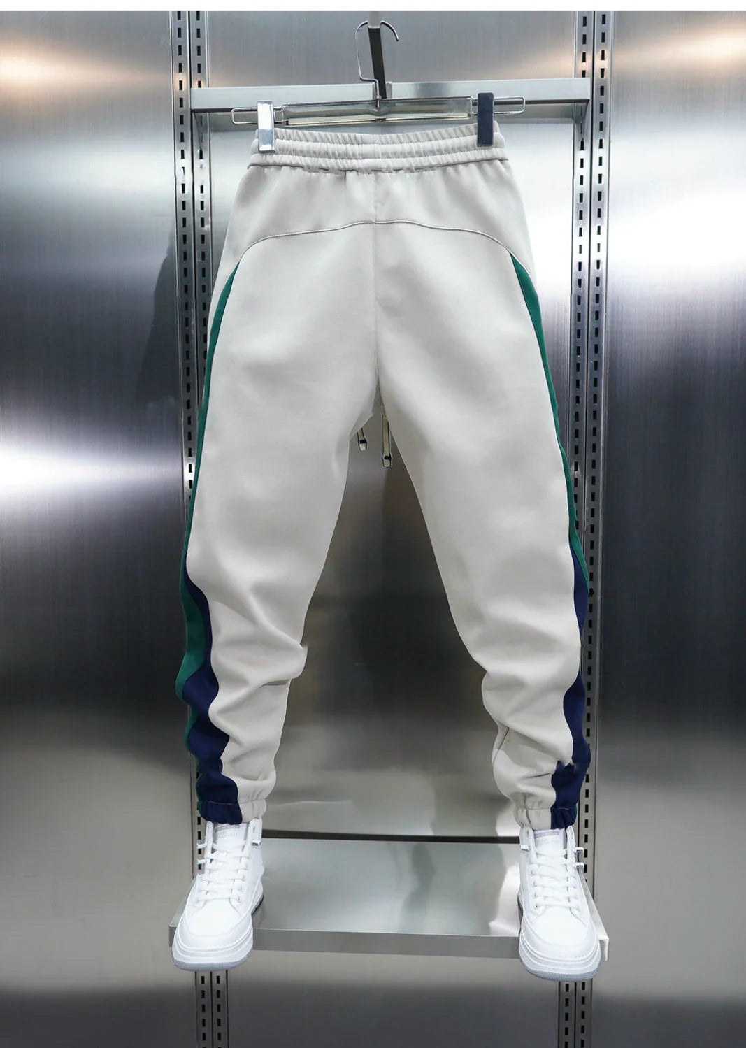 Van Der Waal Mode™ | Trendy broek met contrasterende strepen