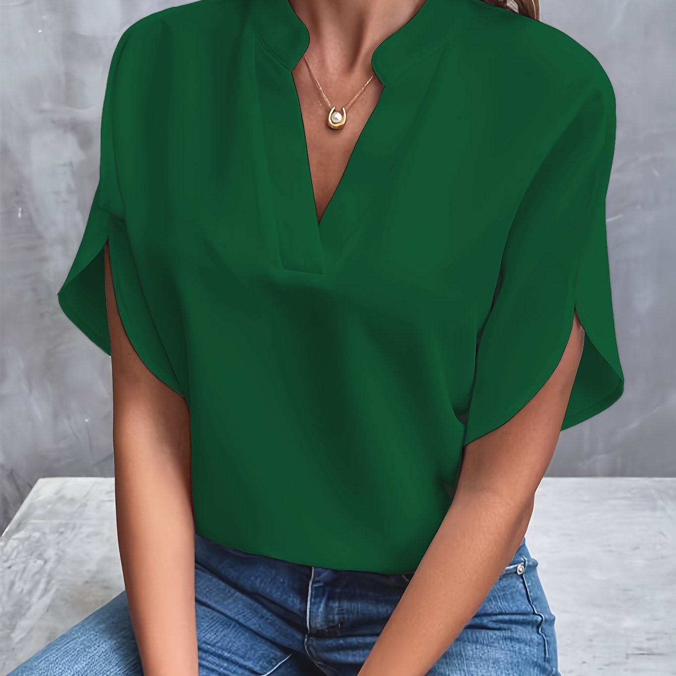 Sorelia™ | Blouse met V-Hals en Vlindermouwen