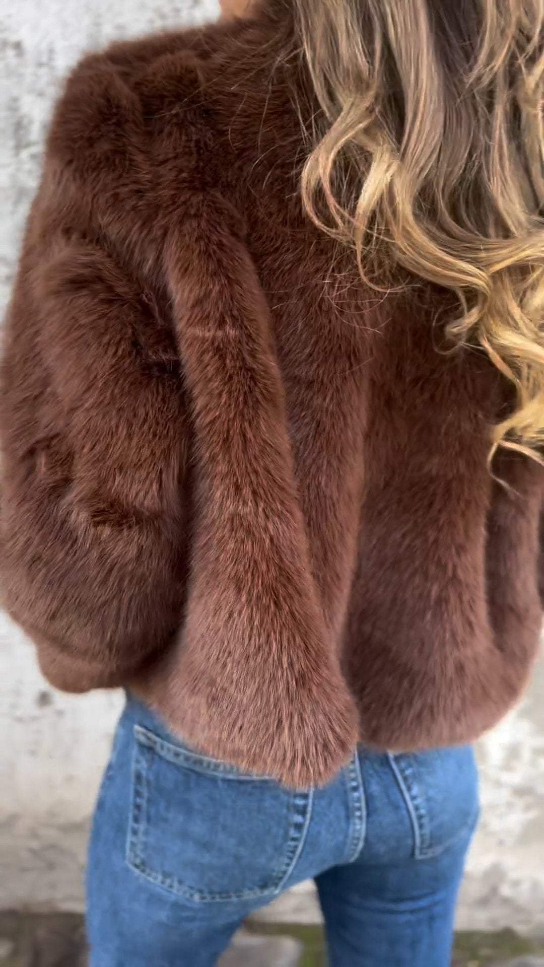 Kaely™ | Korte luxe imitatiebontjas