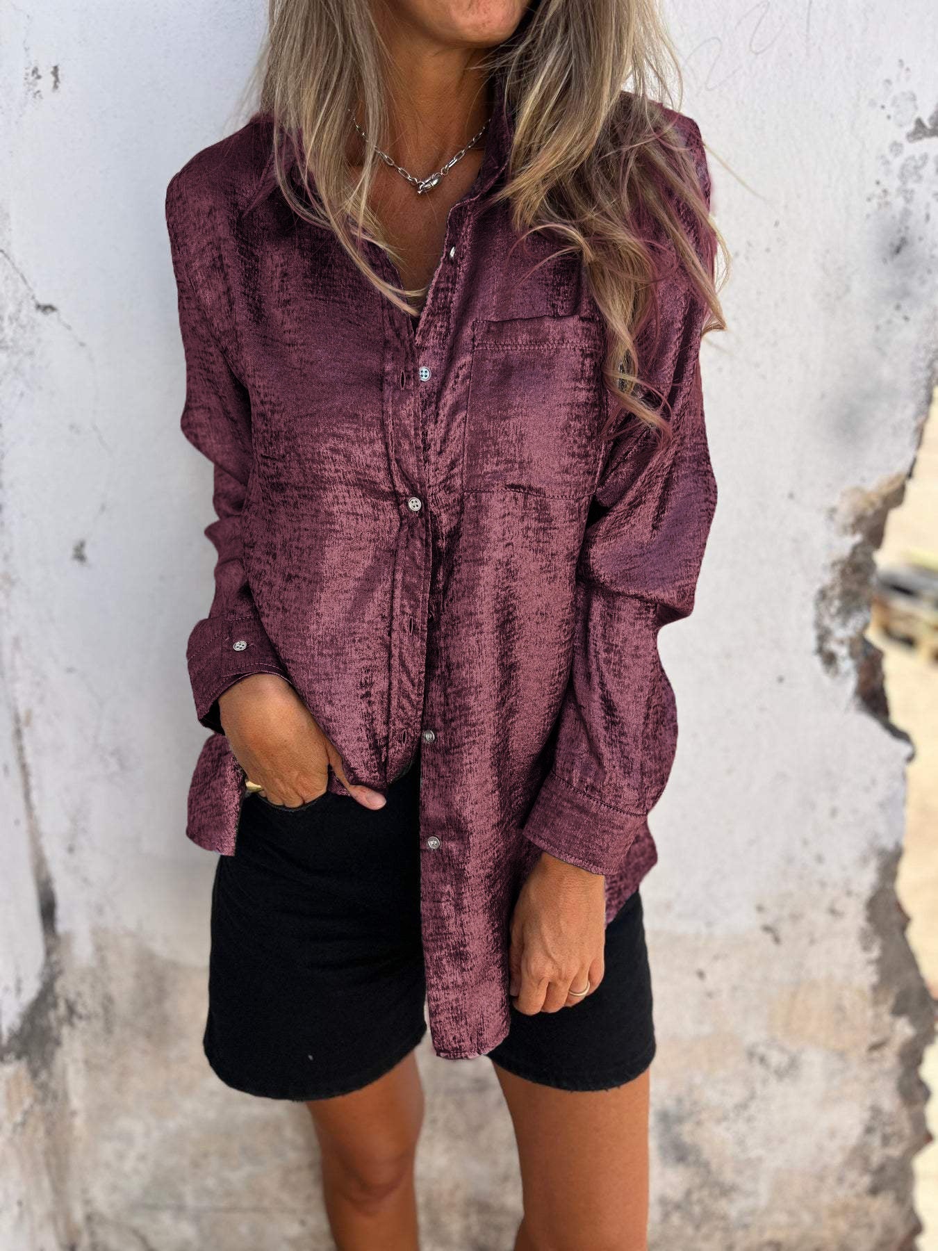 Rhaelle™ | Glanzende Chic Blouse met Knopen