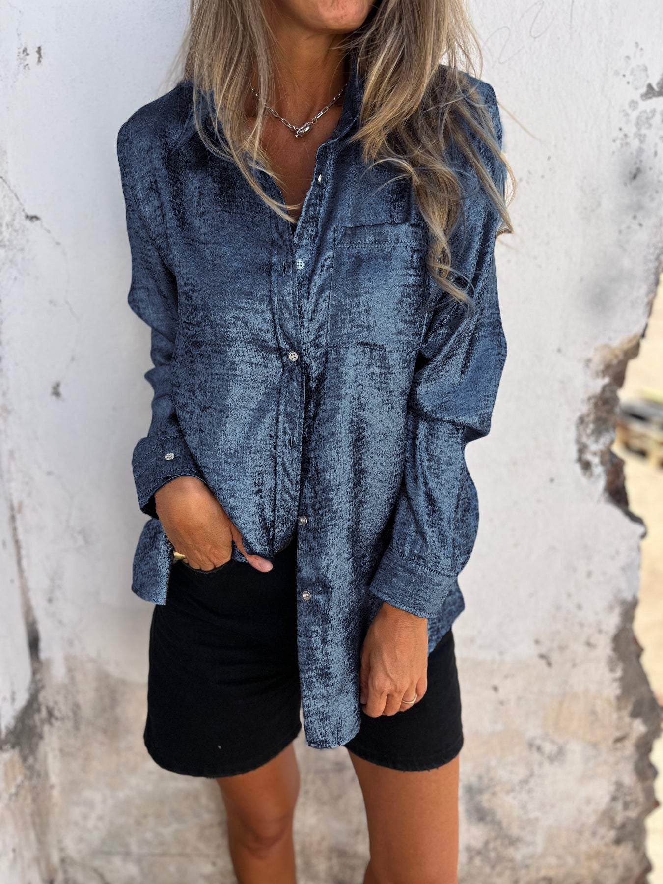 Rhaelle™ | Glanzende Chic Blouse met Knopen