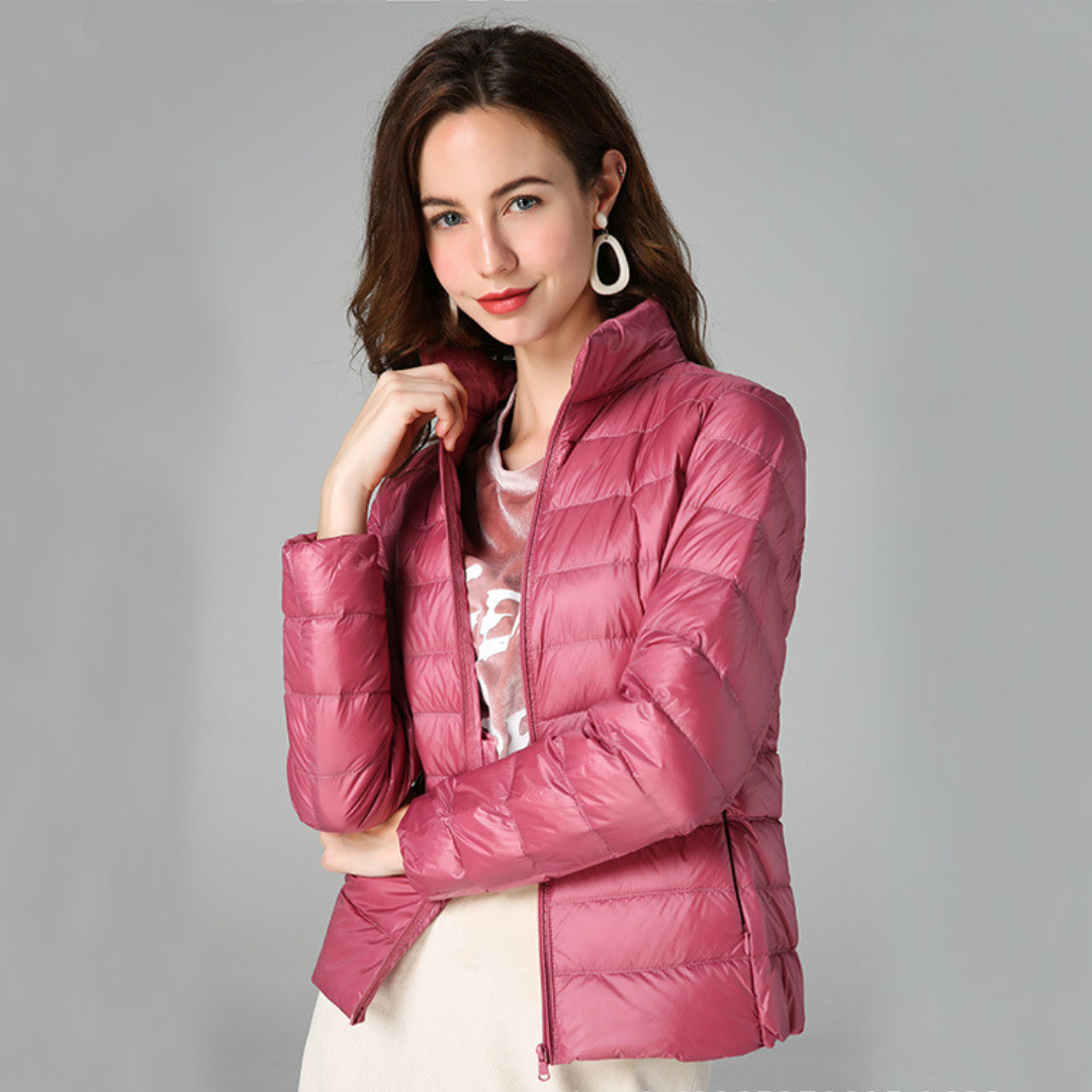 Myra™ | Ultralichte donsjas met elegante plooien