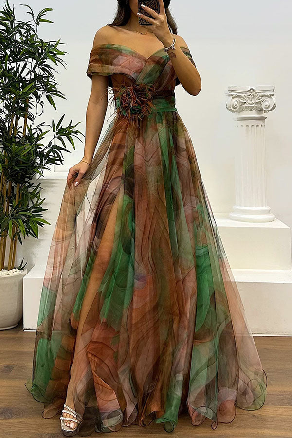 Jinnie™ | Tule maxi-jurk met veren, plooien en split