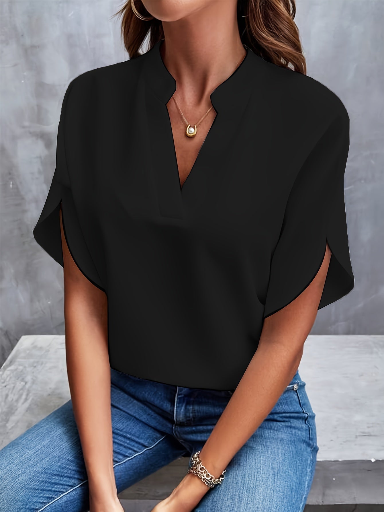 Sorelia™ | Blouse met V-Hals en Vlindermouwen