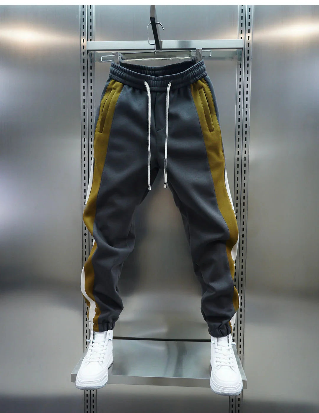Van Der Waal Mode™ | Trendy broek met contrasterende strepen