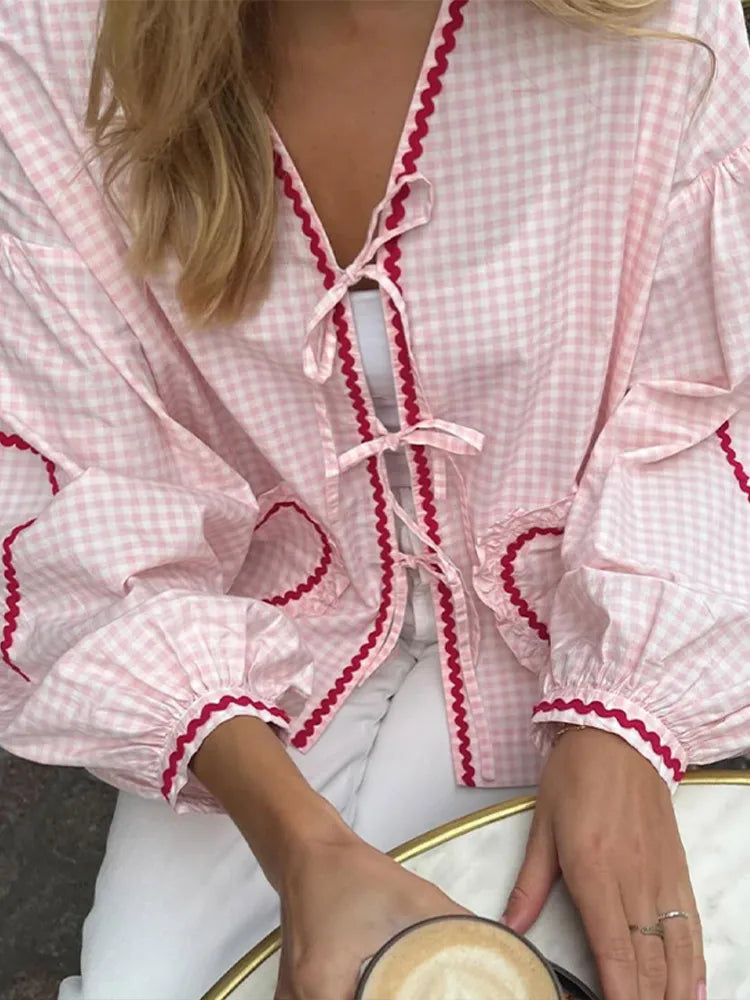 Clarene™ | Speelse Blouse met Hartdetails