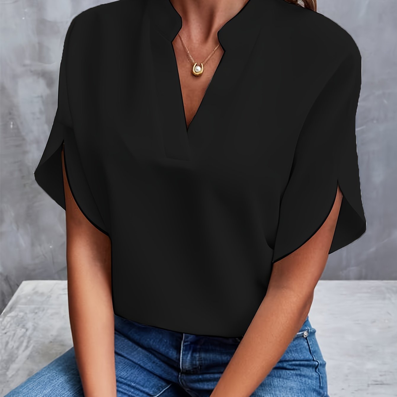 Sorelia™ | Blouse met V-Hals en Vlindermouwen