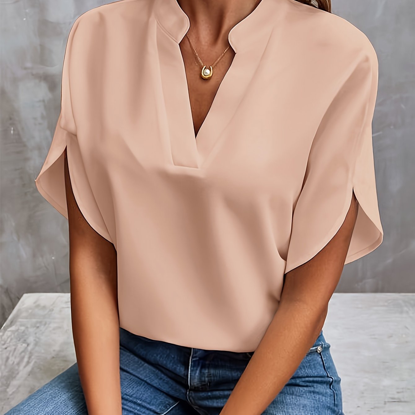 Sorelia™ | Blouse met V-Hals en Vlindermouwen