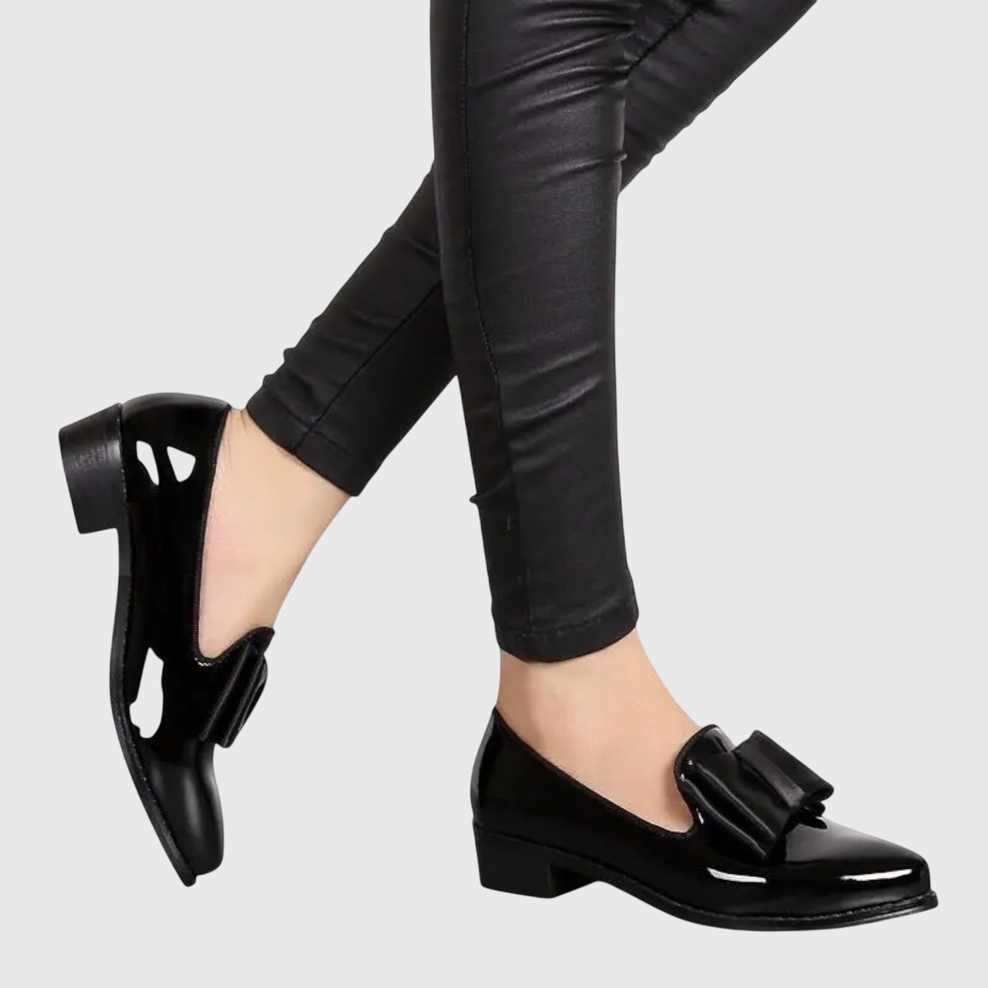 Van Der Waal™ | Lak Mocassins met Strik