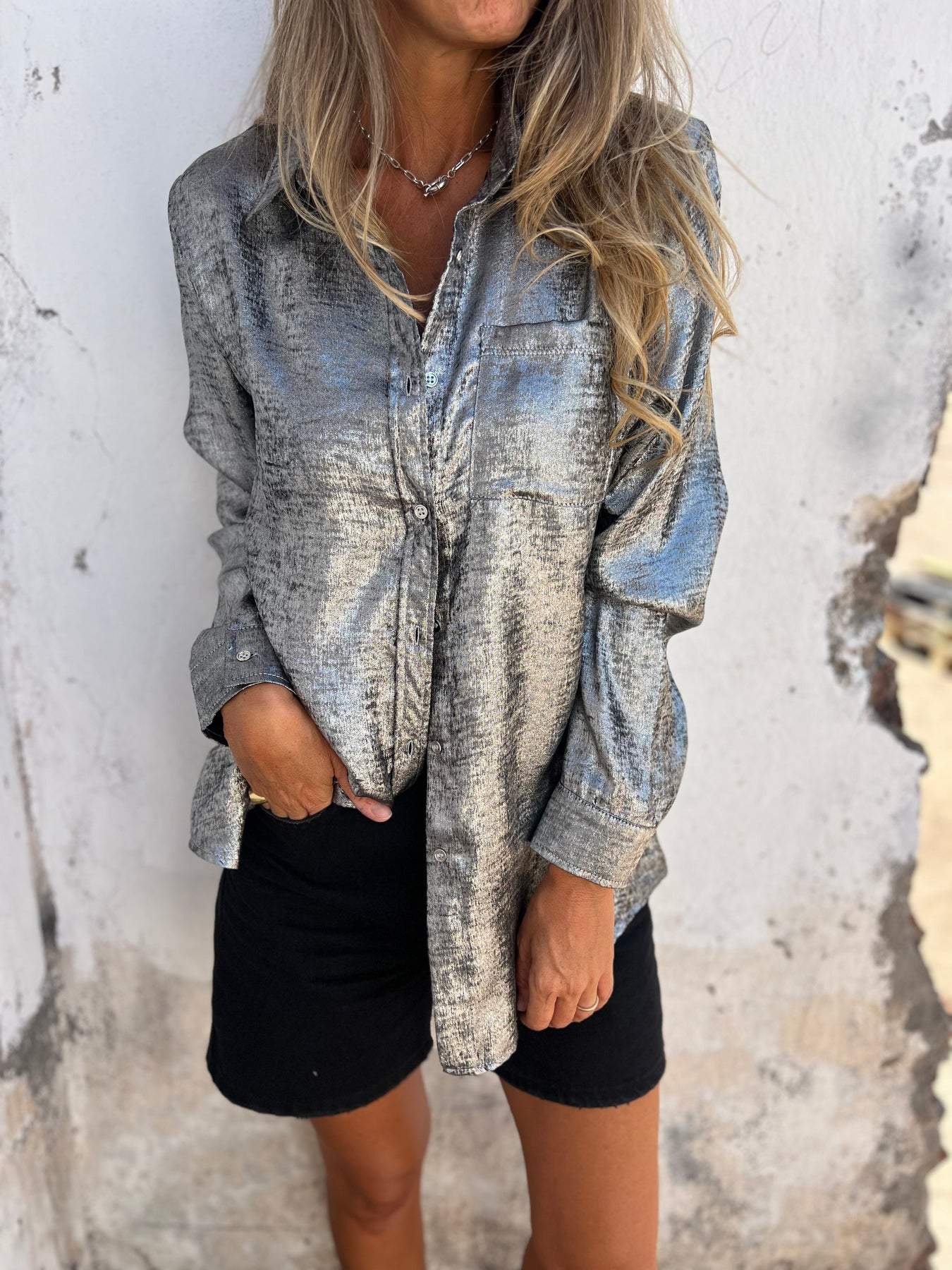 Rhaelle™ | Glanzende Chic Blouse met Knopen