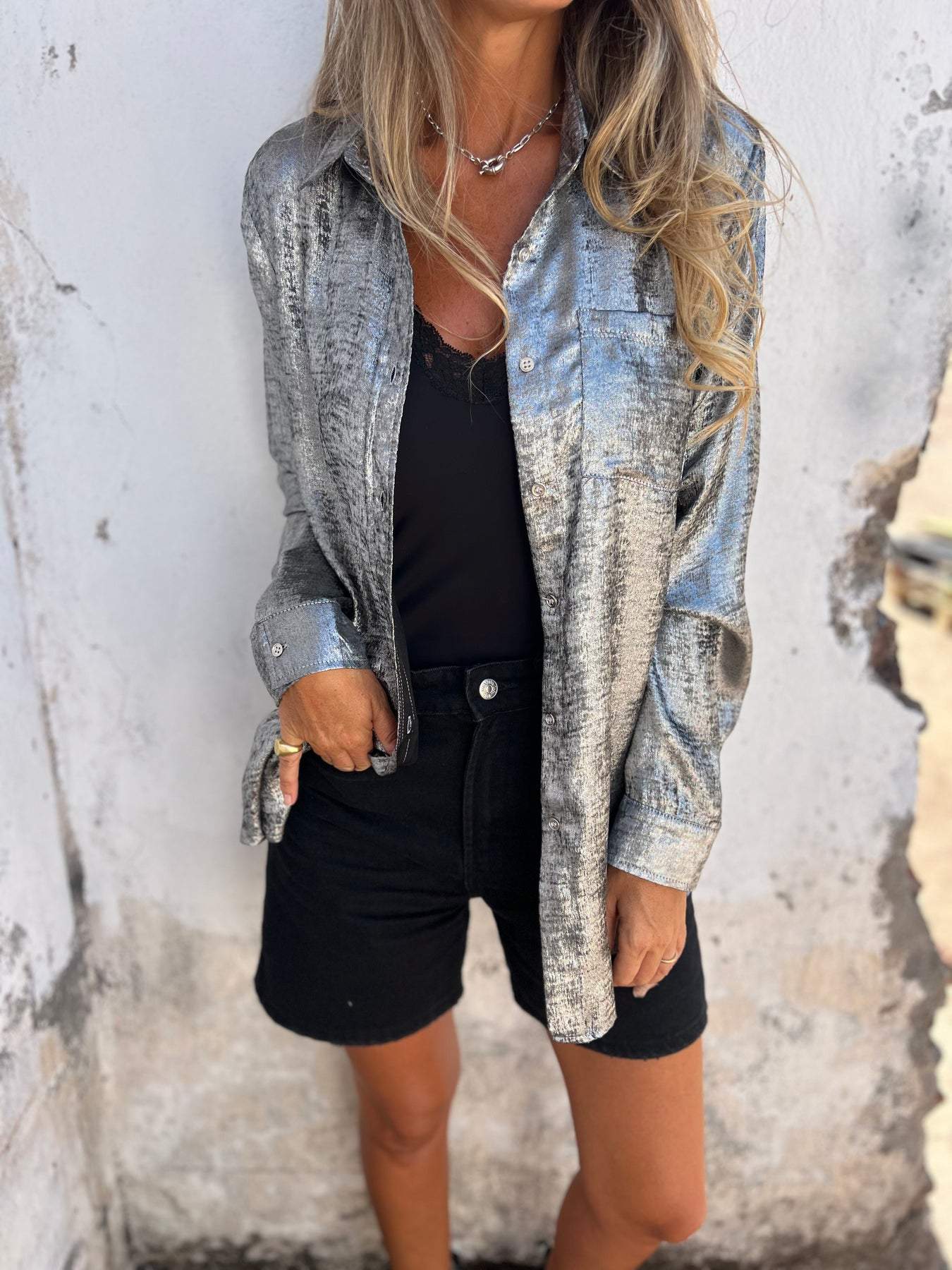 Rhaelle™ | Glanzende Chic Blouse met Knopen